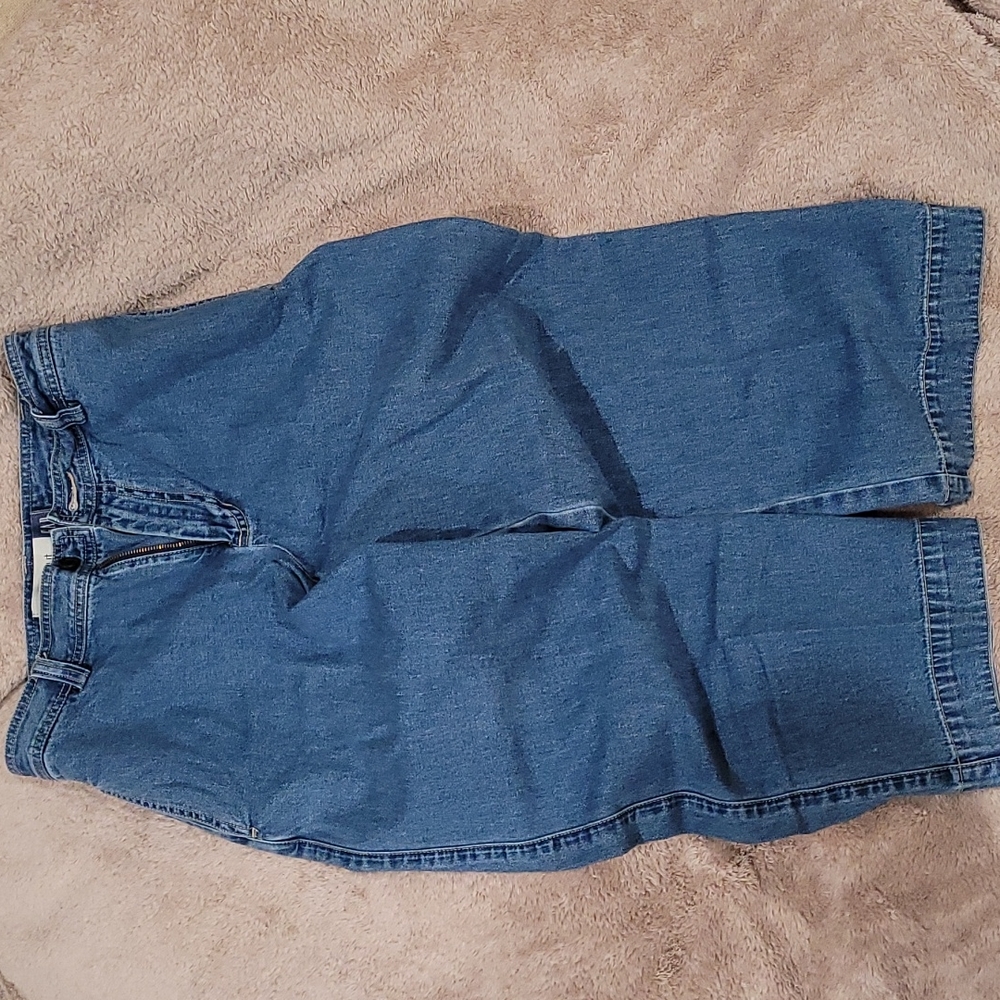 Gap Retro Cut Capri, Size 6 - Picture 2 of 3